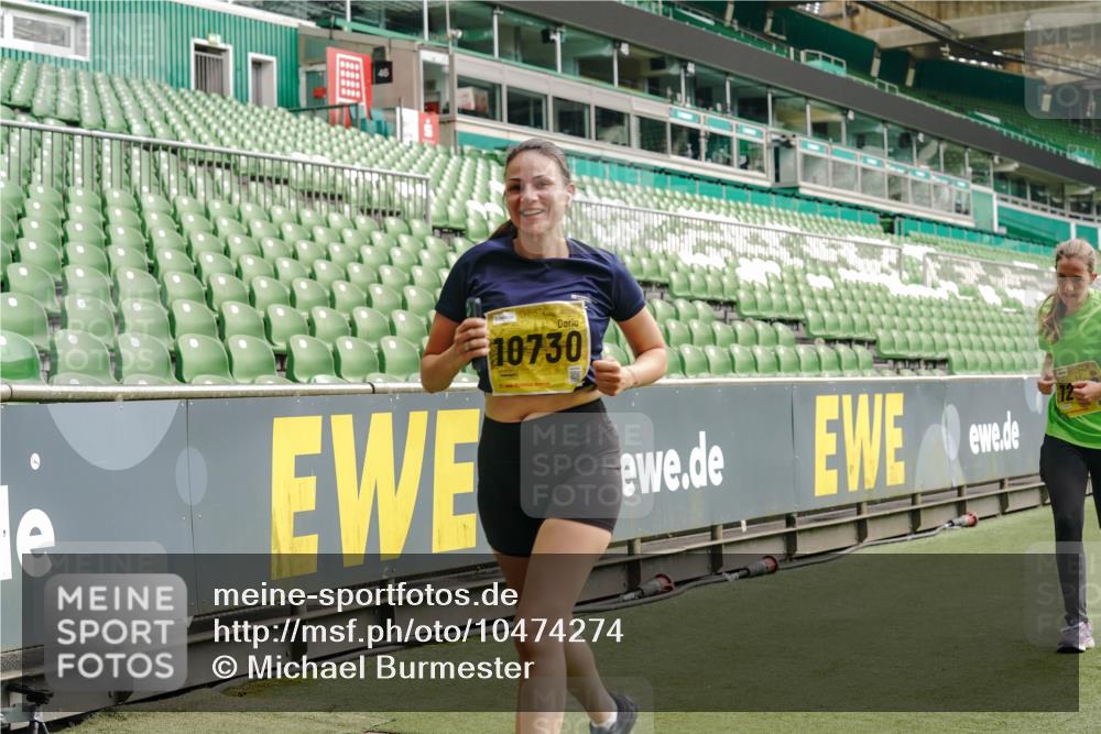 13.09.2026 - 21. swb-Marathon Bremen Michael Burmester http://msf.ph/oto/10474274 13.09.2026 10:38:14 Laufen im Stadion 10090, 10091, 10092, 10150, 10168, 10186, 10188, 10190, 10205, 10237, 10238, 10259, 10260, 10273, 10274, 10283, 10305, 10315, 10323, 10327, 10331, 10332, 10360, 10370, 10375, 10376, 10432, 10444, 10457, 10465, 10469, 10488, 10497, 10500, 10516, 10526, 10595, 10598, 10613, 10630, 10645, 10647, 10648, 10654, 10659, 10661, 10663, 10674, 10681, 10682, 10695, 10697, 10802, 10823 meine-sportfotos.de