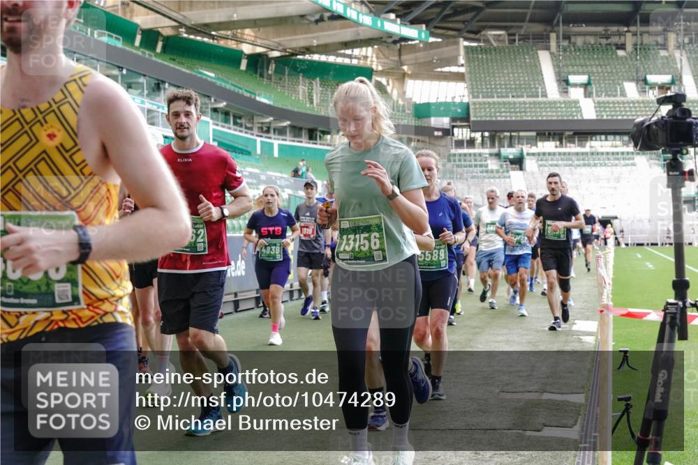 13.09.2026 - 21. swb-Marathon Bremen Michael Burmester http://msf.ph/oto/10474289 13.09.2026 13:15:55 Laufen im Stadion 134, 143, 153, 231, 263, 266, 300, 414, 598, 612, 653, 990, 1008, 1047, 1185, 1312, 1465, 1539, 1874, 2013, 2218, 2235, 2259, 2314, 2351, 2359, 2363, 2385, 2386, 2466, 2468, 2484, 2494, 2562, 2579, 2664, 2667, 2678, 2690, 2691, 2698, 2737, 2760, 2778, 2783, 2799, 2838, 2846, 2859, 2861, 2865, 2874, 2958, 2974, 2978, 2996, 3001, 3075, 3133, 3157, 3165, 3185, 3237, 3265, 3331, 3355, 3382, 3387, 3486, 3501, 3512, 3670, 3680, 3829, 4034, 4080, 4306, 703 meine-sportfotos.de