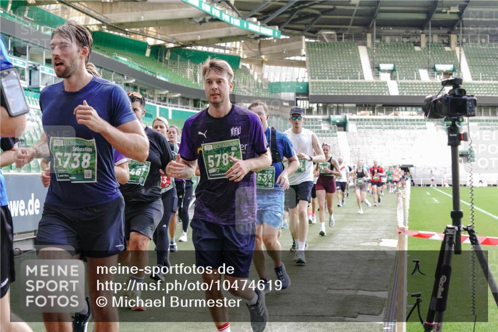 13.09.2026 - 21. swb-Marathon Bremen Michael Burmester http://msf.ph/oto/10474619 13.09.2026 13:16:05 Laufen im Stadion 134, 143, 153, 231, 263, 266, 267, 271, 300, 414, 598, 612, 653, 990, 1047, 1185, 1312, 1465, 1539, 1825, 1874, 1987, 2013, 2218, 2235, 2259, 2351, 2359, 2363, 2381, 2385, 2386, 2466, 2468, 2484, 2494, 2562, 2579, 2664, 2667, 2678, 2690, 2691, 2698, 2737, 2760, 2778, 2783, 2797, 2799, 2846, 2859, 2861, 2865, 2874, 2958, 2974, 2996, 3001, 3075, 3133, 3157, 3165, 3185, 3237, 3265, 3331, 3355, 3366, 3382, 3387, 3486, 3501, 3512, 3670, 3680, 3829, 4034, 4306, 703 meine-sportfotos.de