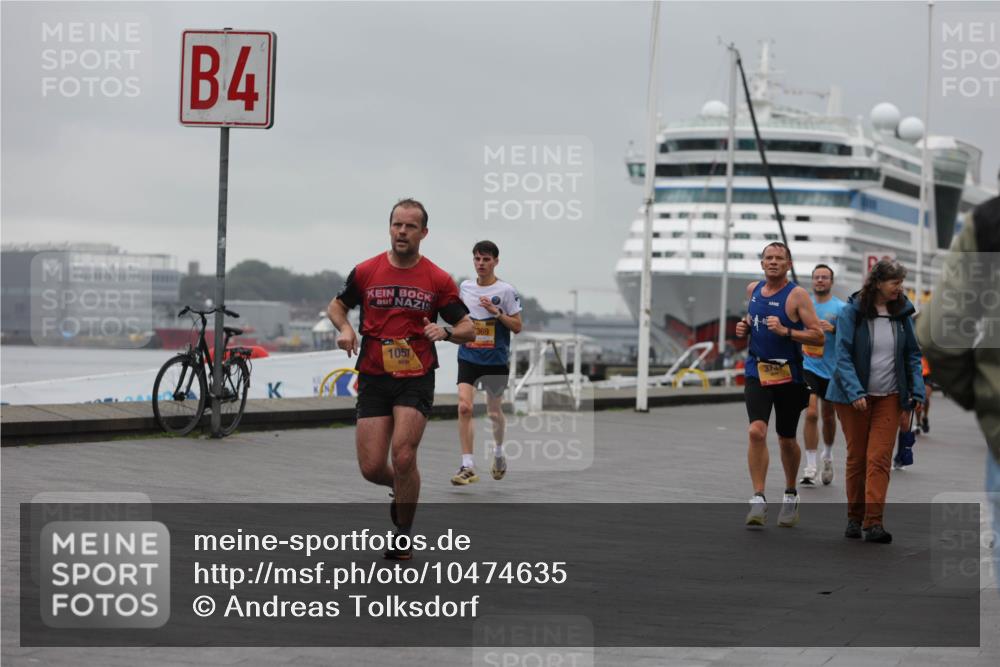 13.09.2026 - Kiel Lauf Andreas Tolksdorf http://msf.ph/oto/10474635 13.09.2026 11:46:12 Kiellinie 4, 1057, 369, 373 meine-sportfotos.de