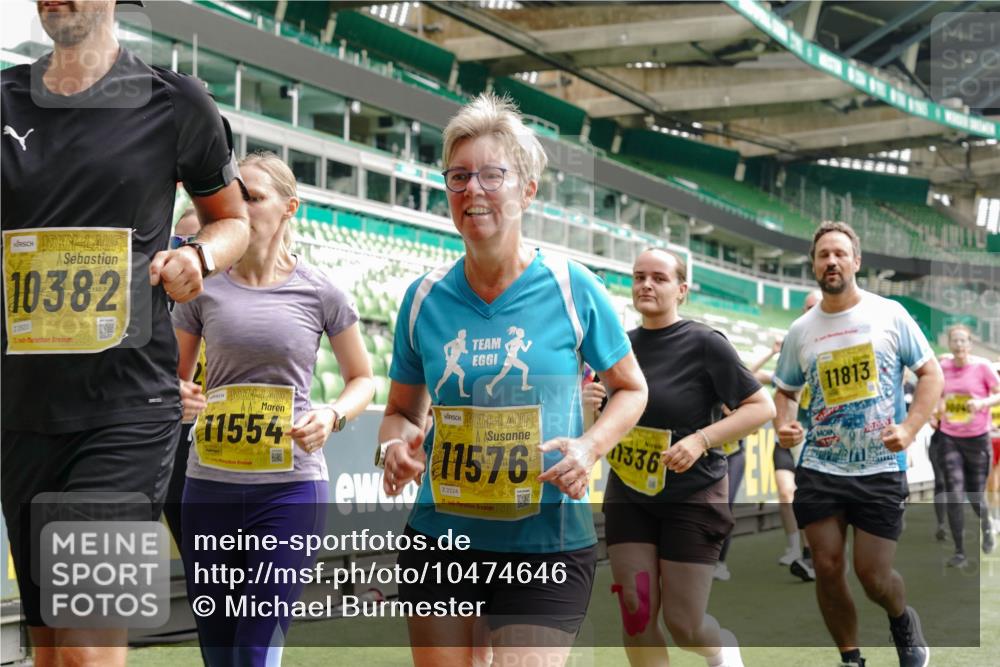 13.09.2026 - 21. swb-Marathon Bremen Michael Burmester http://msf.ph/oto/10474646 13.09.2026 10:38:24 Laufen im Stadion 10090, 10091, 10139, 10150, 10168, 10186, 10188, 10190, 10204, 10205, 10238, 10259, 10260, 10273, 10274, 10283, 10305, 10315, 10323, 10327, 10360, 10363, 10364, 10370, 10375, 10376, 10404, 10432, 10444, 10457, 10465, 10469, 10488, 10505, 10516, 10526, 10595, 10598, 10630, 10645, 10654, 10659, 10661, 10663, 10674, 10681, 10682, 10686, 10695, 10697, 10802, 10823 meine-sportfotos.de