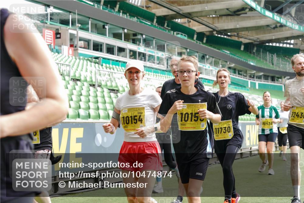 13.09.2026 - 21. swb-Marathon Bremen Michael Burmester http://msf.ph/oto/10474874 13.09.2026 10:38:30 Laufen im Stadion 10090, 10091, 10135, 10139, 10150, 10168, 10188, 10190, 10204, 10205, 10238, 10259, 10260, 10273, 10274, 10283, 10305, 10315, 10323, 10360, 10363, 10364, 10370, 10375, 10376, 10378, 10404, 10432, 10444, 10457, 10465, 10469, 10488, 10505, 10510, 10511, 10516, 10526, 10595, 10598, 10609, 10630, 10645, 10654, 10661, 10662, 10663, 10664, 10674, 10681, 10682, 10686, 10695, 10697, 10802, 10823 meine-sportfotos.de