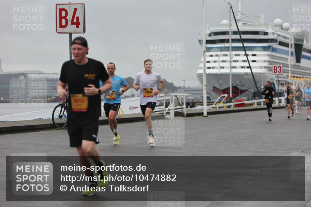 13.09.2026 - Kiel Lauf Andreas Tolksdorf http://msf.ph/oto/10474882 13.09.2026 11:46:55 Kiellinie 15, 4, 8912, 8921, 10038, 3 meine-sportfotos.de