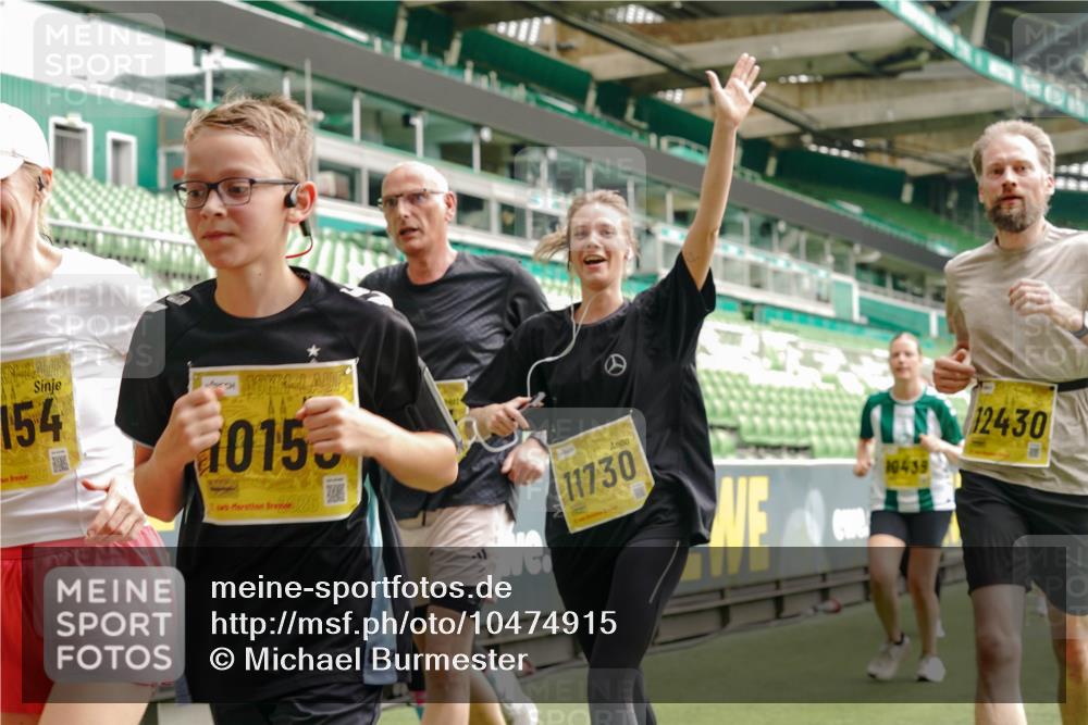 13.09.2026 - 21. swb-Marathon Bremen Michael Burmester http://msf.ph/oto/10474915 13.09.2026 10:38:31 Laufen im Stadion 10090, 10091, 10135, 10139, 10150, 10168, 10188, 10190, 10204, 10205, 10238, 10259, 10260, 10273, 10274, 10283, 10305, 10315, 10323, 10360, 10363, 10364, 10370, 10375, 10376, 10378, 10404, 10432, 10444, 10457, 10465, 10469, 10488, 10505, 10510, 10511, 10516, 10526, 10595, 10598, 10609, 10630, 10645, 10654, 10661, 10662, 10663, 10664, 10674, 10681, 10682, 10686, 10695, 10697, 10802, 10823 meine-sportfotos.de