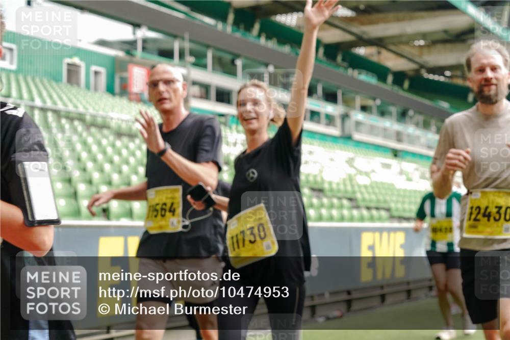 13.09.2026 - 21. swb-Marathon Bremen Michael Burmester http://msf.ph/oto/10474953 13.09.2026 10:38:31 Laufen im Stadion 10090, 10091, 10135, 10139, 10150, 10168, 10188, 10190, 10204, 10205, 10238, 10259, 10260, 10273, 10274, 10283, 10305, 10315, 10323, 10360, 10363, 10364, 10370, 10375, 10376, 10378, 10404, 10432, 10444, 10457, 10465, 10469, 10488, 10505, 10510, 10511, 10516, 10526, 10595, 10598, 10609, 10630, 10645, 10654, 10661, 10662, 10663, 10664, 10674, 10681, 10682, 10686, 10695, 10697, 10802, 10823 meine-sportfotos.de