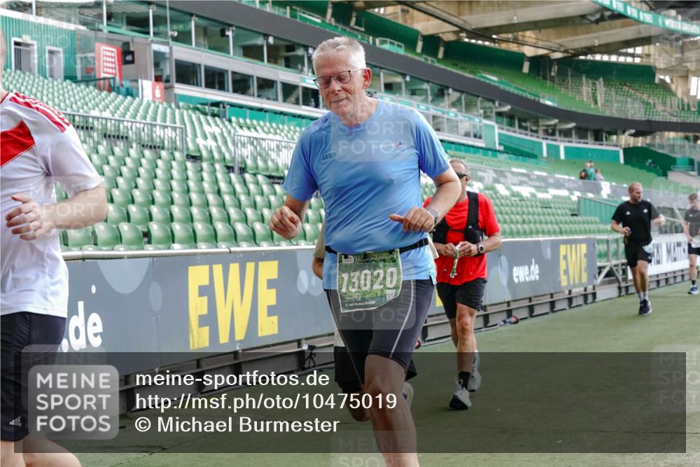 13.09.2026 - 21. swb-Marathon Bremen Michael Burmester http://msf.ph/oto/10475019 13.09.2026 13:16:18 Laufen im Stadion 134, 143, 153, 231, 263, 266, 267, 271, 300, 449, 598, 612, 653, 990, 1047, 1057, 1185, 1312, 1465, 1539, 1813, 1825, 1874, 1987, 2013, 2218, 2235, 2259, 2351, 2359, 2363, 2381, 2385, 2386, 2466, 2468, 2484, 2550, 2562, 2579, 2664, 2667, 2678, 2690, 2691, 2698, 2760, 2778, 2783, 2797, 2799, 2821, 2846, 2859, 2874, 2958, 2974, 2996, 3001, 3075, 3133, 3157, 3165, 3185, 3213, 3237, 3265, 3331, 3355, 3366, 3382, 3387, 3479, 3486, 3501, 3506, 3512, 3670, 3829, 4306 meine-sportfotos.de