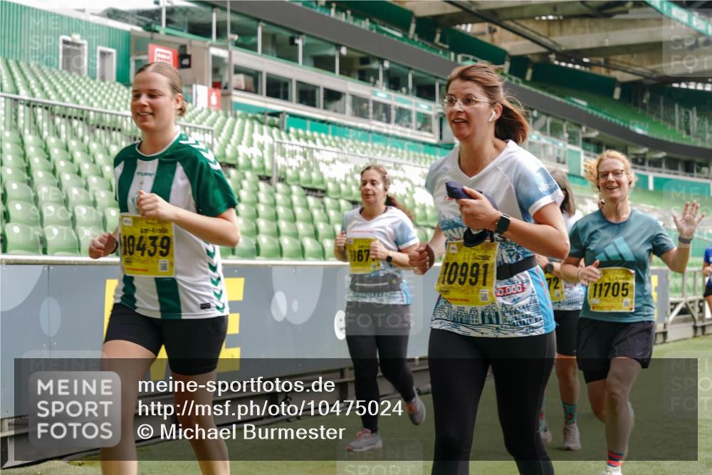 13.09.2026 - 21. swb-Marathon Bremen Michael Burmester http://msf.ph/oto/10475024 13.09.2026 10:38:33 Laufen im Stadion 10090, 10091, 10135, 10139, 10150, 10168, 10188, 10190, 10204, 10205, 10238, 10259, 10260, 10273, 10274, 10283, 10305, 10315, 10323, 10360, 10363, 10364, 10370, 10375, 10376, 10378, 10404, 10432, 10444, 10457, 10465, 10469, 10488, 10505, 10510, 10511, 10516, 10526, 10595, 10598, 10609, 10630, 10645, 10654, 10661, 10662, 10663, 10664, 10674, 10681, 10682, 10686, 10695, 10697, 10802, 10823 meine-sportfotos.de