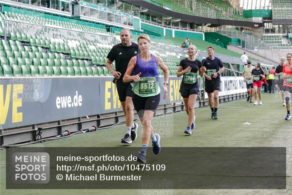 13.09.2026 - 21. swb-Marathon Bremen Michael Burmester http://msf.ph/oto/10475109 13.09.2026 13:16:21 Laufen im Stadion 134, 143, 153, 231, 263, 266, 267, 271, 449, 598, 612, 653, 990, 1047, 1057, 1185, 1312, 1465, 1539, 1813, 1825, 1874, 1987, 2013, 2218, 2235, 2259, 2351, 2359, 2363, 2381, 2385, 2386, 2466, 2468, 2484, 2550, 2562, 2579, 2586, 2664, 2667, 2678, 2698, 2760, 2778, 2783, 2797, 2799, 2821, 2846, 2859, 2874, 2958, 2974, 2996, 3001, 3075, 3133, 3157, 3165, 3185, 3213, 3237, 3265, 3331, 3355, 3366, 3382, 3387, 3479, 3486, 3501, 3506, 3512, 3670, 3829 meine-sportfotos.de