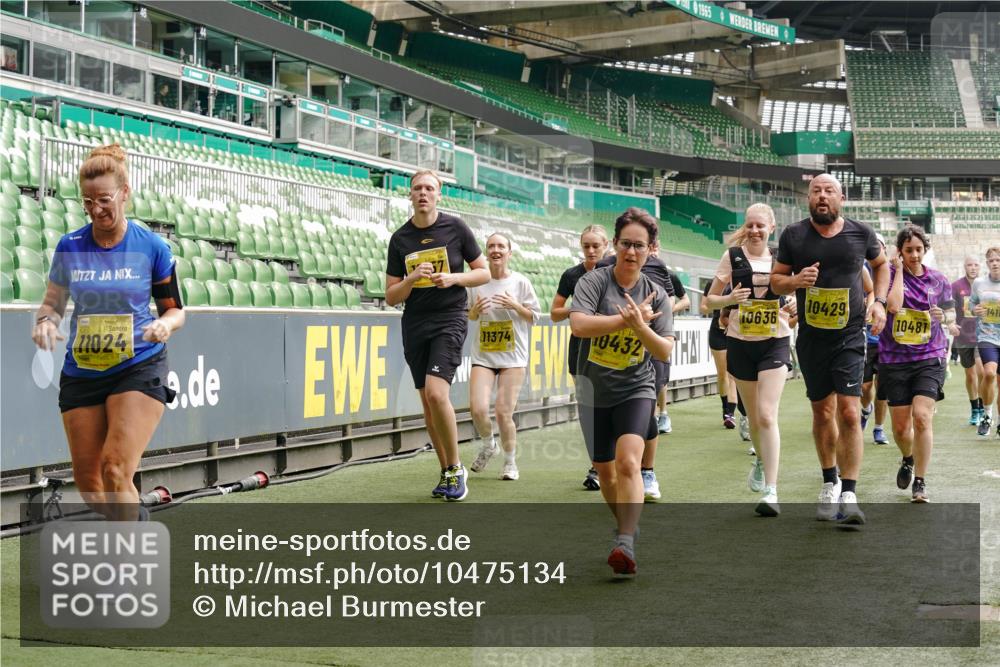 13.09.2026 - 21. swb-Marathon Bremen Michael Burmester http://msf.ph/oto/10475134 13.09.2026 10:38:38 Laufen im Stadion 10090, 10091, 10135, 10139, 10150, 10168, 10188, 10190, 10204, 10205, 10217, 10229, 10238, 10259, 10260, 10273, 10274, 10283, 10305, 10314, 10315, 10323, 10360, 10363, 10364, 10370, 10375, 10376, 10378, 10404, 10432, 10444, 10457, 10465, 10469, 10488, 10505, 10510, 10511, 10516, 10526, 10595, 10598, 10609, 10619, 10630, 10645, 10654, 10661, 10662, 10664, 10674, 10681, 10682, 10686, 10695, 10697, 10802, 10823 meine-sportfotos.de