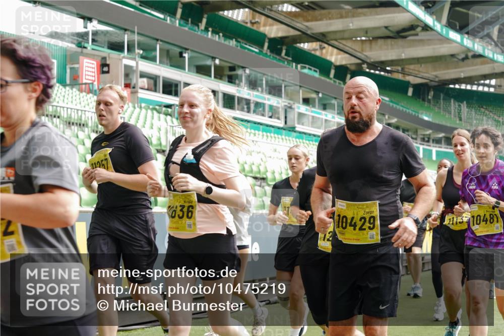 13.09.2026 - 21. swb-Marathon Bremen Michael Burmester http://msf.ph/oto/10475219 13.09.2026 10:38:41 Laufen im Stadion 10090, 10091, 10135, 10138, 10139, 10150, 10168, 10188, 10190, 10204, 10205, 10217, 10229, 10238, 10259, 10260, 10273, 10274, 10283, 10305, 10314, 10315, 10323, 10360, 10363, 10364, 10370, 10375, 10376, 10378, 10404, 10432, 10457, 10465, 10469, 10488, 10505, 10510, 10511, 10526, 10595, 10598, 10609, 10619, 10630, 10645, 10654, 10661, 10662, 10664, 10674, 10681, 10682, 10686, 10695, 10697, 10802, 10823 meine-sportfotos.de