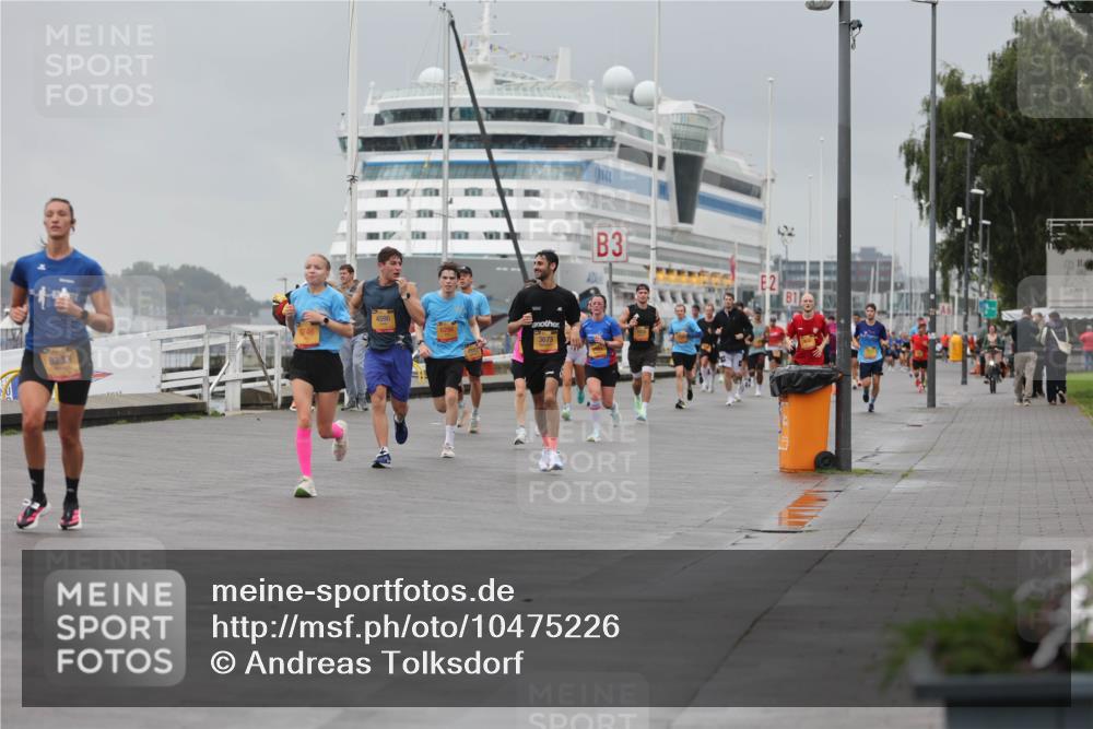 13.09.2026 - Kiel Lauf Andreas Tolksdorf http://msf.ph/oto/10475226 13.09.2026 11:47:32 Kiellinie 8233, 4590, 3673, 31, 2, 1 meine-sportfotos.de