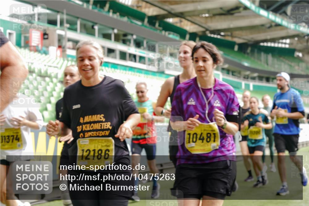 13.09.2026 - 21. swb-Marathon Bremen Michael Burmester http://msf.ph/oto/10475263 13.09.2026 10:38:42 Laufen im Stadion 10090, 10091, 10135, 10138, 10139, 10150, 10168, 10188, 10190, 10204, 10205, 10217, 10229, 10238, 10259, 10260, 10273, 10274, 10283, 10305, 10314, 10315, 10323, 10360, 10363, 10364, 10370, 10375, 10376, 10378, 10404, 10432, 10457, 10465, 10469, 10488, 10505, 10510, 10511, 10526, 10595, 10598, 10609, 10619, 10630, 10645, 10654, 10661, 10662, 10664, 10674, 10681, 10682, 10686, 10695, 10697, 10802, 10823 meine-sportfotos.de