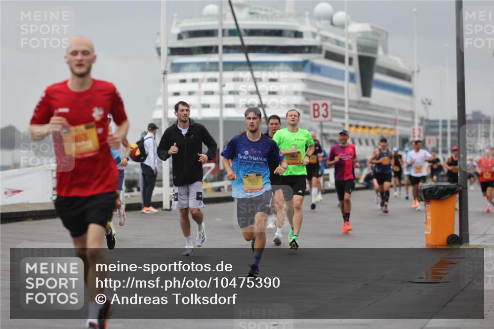 13.09.2026 - Kiel Lauf Andreas Tolksdorf http://msf.ph/oto/10475390 13.09.2026 11:47:43 Kiellinie 993, 7003, 3 meine-sportfotos.de