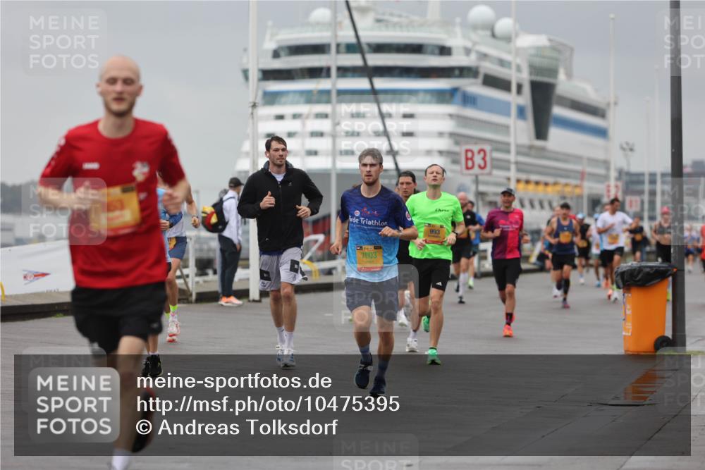 13.09.2026 - Kiel Lauf Andreas Tolksdorf http://msf.ph/oto/10475395 13.09.2026 11:47:43 Kiellinie 993, 7003, 3 meine-sportfotos.de