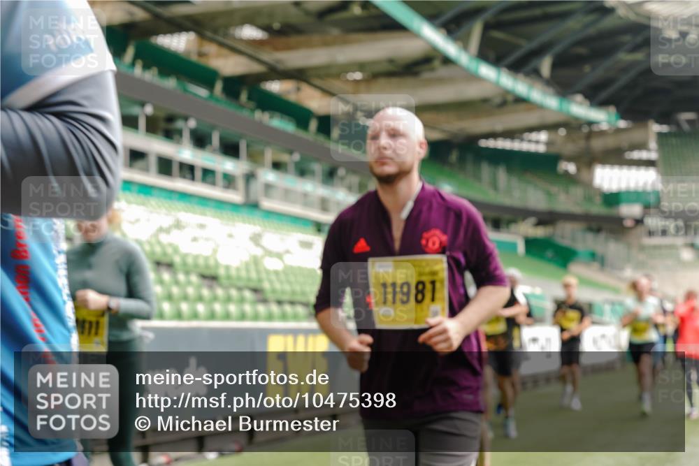 13.09.2026 - 21. swb-Marathon Bremen Michael Burmester http://msf.ph/oto/10475398 13.09.2026 10:38:45 Laufen im Stadion 10090, 10091, 10135, 10138, 10139, 10150, 10168, 10188, 10190, 10204, 10205, 10217, 10229, 10238, 10259, 10260, 10273, 10274, 10279, 10280, 10283, 10305, 10314, 10315, 10323, 10360, 10363, 10364, 10370, 10375, 10376, 10378, 10404, 10432, 10457, 10465, 10469, 10488, 10493, 10505, 10510, 10511, 10526, 10576, 10595, 10598, 10609, 10619, 10630, 10645, 10654, 10661, 10662, 10664, 10674, 10681, 10682, 10686, 10695, 10697, 10802, 10823 meine-sportfotos.de