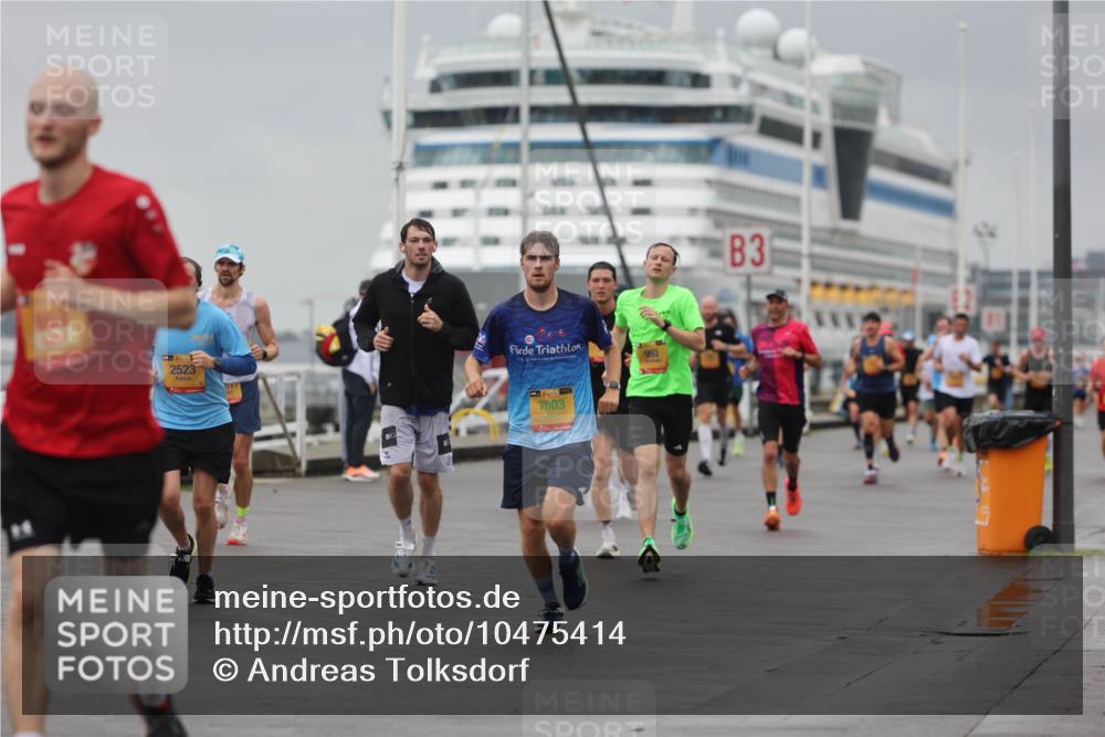 13.09.2026 - Kiel Lauf Andreas Tolksdorf http://msf.ph/oto/10475414 13.09.2026 11:47:44 Kiellinie 39, 2523, 017, 993, 38, 7003, 3 meine-sportfotos.de