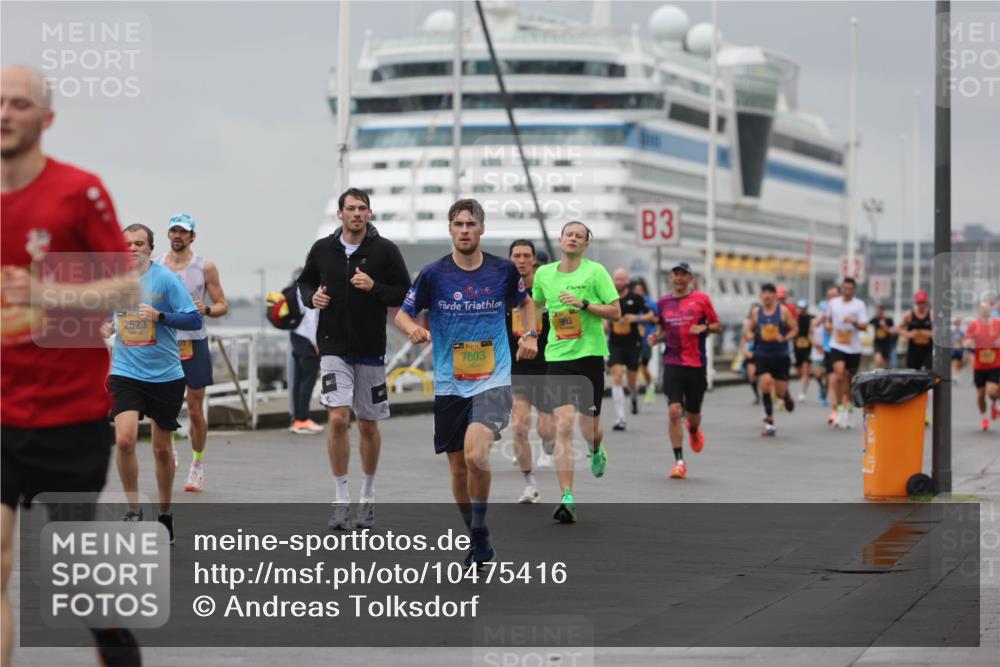 13.09.2026 - Kiel Lauf Andreas Tolksdorf http://msf.ph/oto/10475416 13.09.2026 11:47:44 Kiellinie 2523, 993, 7003, 3 meine-sportfotos.de