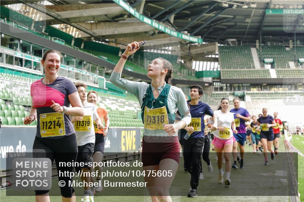 13.09.2026 - 21. swb-Marathon Bremen Michael Burmester http://msf.ph/oto/10475605 13.09.2026 10:38:55 Laufen im Stadion 10090, 10091, 10135, 10138, 10139, 10168, 10188, 10190, 10204, 10205, 10217, 10229, 10238, 10259, 10260, 10273, 10274, 10279, 10280, 10283, 10305, 10314, 10323, 10360, 10363, 10364, 10370, 10375, 10376, 10378, 10404, 10432, 10457, 10465, 10469, 10488, 10493, 10501, 10505, 10510, 10511, 10526, 10556, 10576, 10595, 10609, 10616, 10619, 10630, 10645, 10654, 10660, 10661, 10662, 10664, 10681, 10682, 10686, 10695, 10697, 10712, 10743, 10802, 10823 meine-sportfotos.de