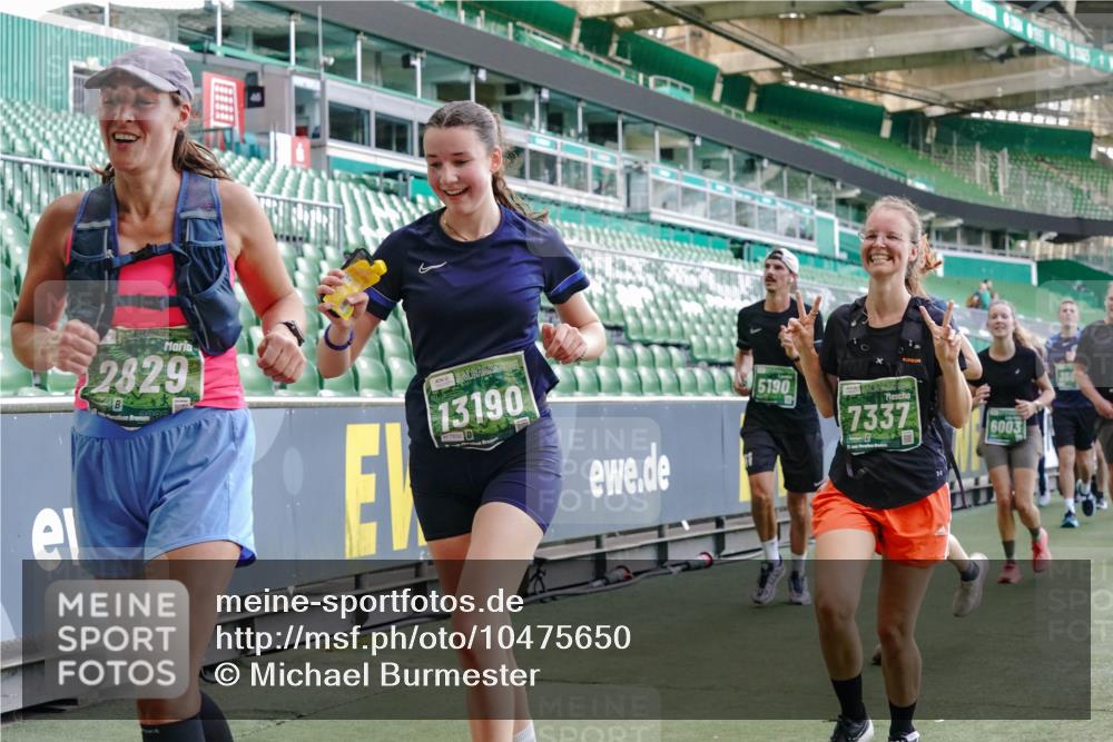 13.09.2026 - 21. swb-Marathon Bremen Michael Burmester http://msf.ph/oto/10475650 13.09.2026 13:16:38 Laufen im Stadion 134, 143, 153, 231, 263, 267, 271, 449, 588, 598, 612, 653, 990, 1057, 1185, 1312, 1465, 1539, 1813, 1825, 1874, 1987, 2013, 2067, 2096, 2218, 2235, 2259, 2351, 2359, 2363, 2381, 2385, 2386, 2389, 2468, 2532, 2550, 2562, 2579, 2586, 2655, 2664, 2667, 2678, 2698, 2760, 2778, 2783, 2797, 2799, 2821, 2846, 2859, 2874, 2958, 2974, 2996, 3001, 3075, 3104, 3133, 3157, 3165, 3185, 3195, 3213, 3237, 3265, 3314, 3331, 3366, 3382, 3387, 3479, 3486, 3501, 3506, 3512, 3829 meine-sportfotos.de