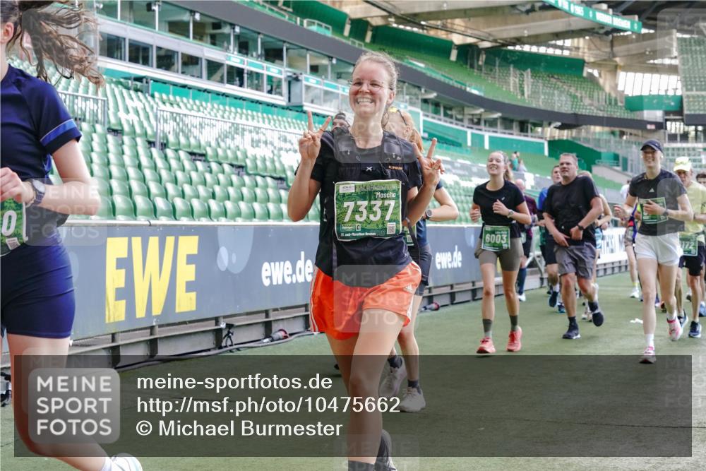 13.09.2026 - 21. swb-Marathon Bremen Michael Burmester http://msf.ph/oto/10475662 13.09.2026 13:16:39 Laufen im Stadion 134, 143, 153, 231, 263, 267, 271, 449, 588, 598, 612, 653, 990, 1057, 1185, 1312, 1465, 1539, 1813, 1825, 1874, 1987, 2013, 2067, 2096, 2218, 2235, 2259, 2351, 2359, 2363, 2381, 2385, 2386, 2389, 2468, 2532, 2550, 2562, 2579, 2586, 2655, 2664, 2667, 2678, 2698, 2760, 2778, 2783, 2797, 2799, 2821, 2846, 2859, 2874, 2974, 2996, 3001, 3075, 3104, 3133, 3157, 3165, 3185, 3195, 3213, 3237, 3265, 3314, 3331, 3366, 3382, 3387, 3479, 3486, 3501, 3506, 3512, 3829 meine-sportfotos.de