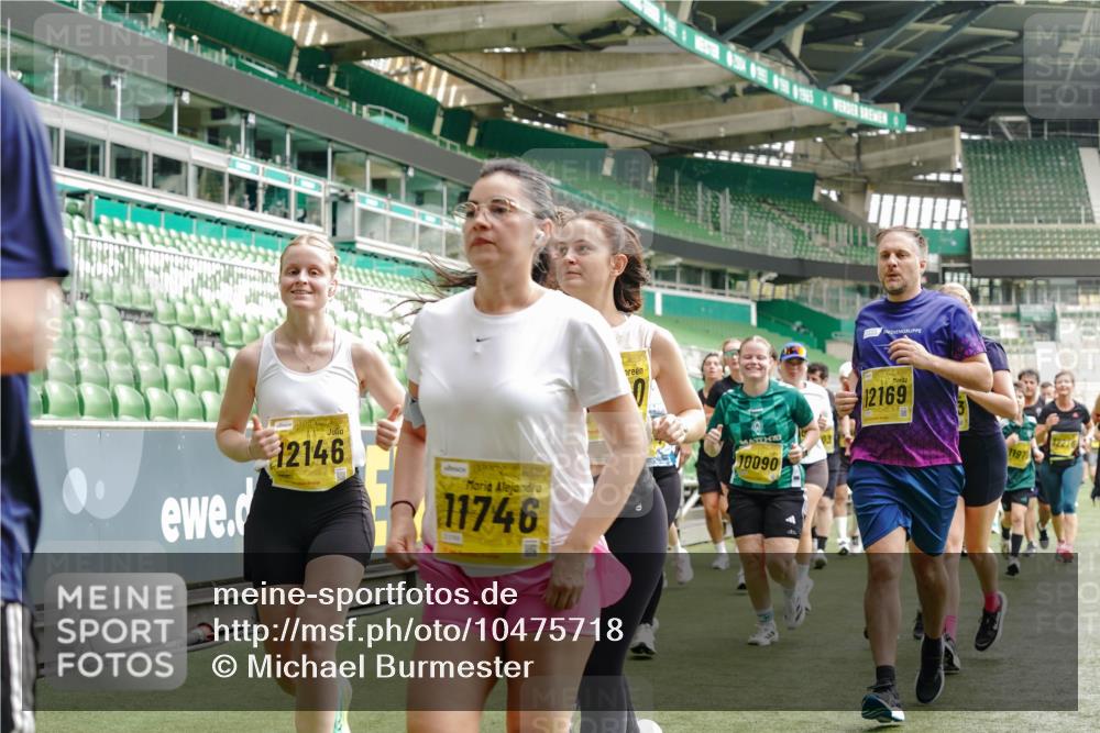 13.09.2026 - 21. swb-Marathon Bremen Michael Burmester http://msf.ph/oto/10475718 13.09.2026 10:38:58 Laufen im Stadion 10090, 10091, 10135, 10138, 10139, 10168, 10188, 10190, 10204, 10205, 10217, 10229, 10238, 10259, 10260, 10273, 10274, 10279, 10280, 10283, 10305, 10314, 10323, 10360, 10363, 10364, 10370, 10375, 10376, 10378, 10404, 10432, 10457, 10465, 10469, 10488, 10493, 10501, 10505, 10510, 10511, 10526, 10556, 10576, 10595, 10609, 10616, 10619, 10630, 10645, 10654, 10660, 10661, 10662, 10664, 10681, 10682, 10686, 10695, 10697, 10712, 10743, 10802, 10823 meine-sportfotos.de