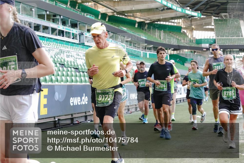 13.09.2026 - 21. swb-Marathon Bremen Michael Burmester http://msf.ph/oto/10475784 13.09.2026 13:16:42 Laufen im Stadion 134, 143, 153, 231, 263, 267, 271, 449, 588, 598, 612, 653, 990, 1057, 1185, 1312, 1465, 1539, 1813, 1825, 1874, 1987, 2013, 2067, 2096, 2218, 2259, 2351, 2363, 2381, 2385, 2386, 2389, 2468, 2532, 2550, 2562, 2579, 2586, 2655, 2664, 2667, 2678, 2698, 2760, 2778, 2783, 2797, 2799, 2821, 2846, 2859, 2874, 2974, 2984, 2996, 3001, 3075, 3104, 3133, 3157, 3165, 3185, 3195, 3213, 3237, 3265, 3314, 3331, 3366, 3382, 3387, 3479, 3486, 3501, 3506, 3512, 3829 meine-sportfotos.de