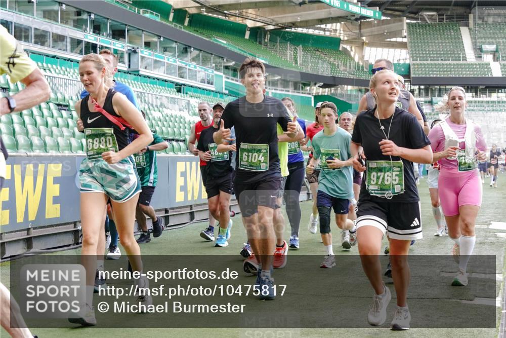 13.09.2026 - 21. swb-Marathon Bremen Michael Burmester http://msf.ph/oto/10475817 13.09.2026 13:16:43 Laufen im Stadion 134, 143, 153, 231, 263, 267, 271, 449, 588, 598, 612, 653, 990, 1057, 1185, 1312, 1465, 1539, 1813, 1825, 1874, 1987, 2013, 2067, 2096, 2218, 2259, 2351, 2363, 2381, 2385, 2386, 2389, 2419, 2468, 2532, 2550, 2562, 2579, 2586, 2655, 2664, 2667, 2678, 2698, 2760, 2778, 2783, 2797, 2799, 2821, 2846, 2859, 2874, 2974, 2984, 2996, 3001, 3075, 3104, 3133, 3157, 3165, 3185, 3195, 3213, 3237, 3265, 3314, 3331, 3366, 3382, 3387, 3431, 3479, 3486, 3501, 3506, 3512, 3829 meine-sportfotos.de