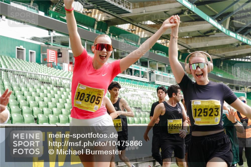 13.09.2026 - 21. swb-Marathon Bremen Michael Burmester http://msf.ph/oto/10475866 13.09.2026 10:39:03 Laufen im Stadion 10090, 10091, 10135, 10138, 10139, 10168, 10188, 10190, 10204, 10205, 10217, 10229, 10238, 10259, 10260, 10279, 10280, 10283, 10305, 10314, 10323, 10360, 10363, 10364, 10370, 10375, 10376, 10378, 10404, 10432, 10457, 10465, 10469, 10484, 10488, 10493, 10501, 10505, 10510, 10511, 10526, 10556, 10576, 10580, 10595, 10609, 10616, 10619, 10630, 10645, 10654, 10660, 10661, 10662, 10664, 10681, 10682, 10686, 10695, 10697, 10712, 10743, 10802, 10823 meine-sportfotos.de