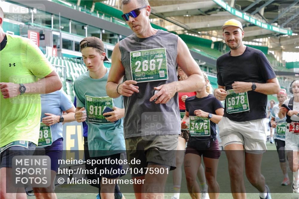 13.09.2026 - 21. swb-Marathon Bremen Michael Burmester http://msf.ph/oto/10475901 13.09.2026 13:16:45 Laufen im Stadion 134, 143, 153, 231, 263, 267, 271, 449, 588, 598, 612, 653, 990, 1057, 1185, 1312, 1424, 1425, 1465, 1539, 1790, 1813, 1825, 1874, 1987, 2013, 2067, 2096, 2218, 2259, 2351, 2363, 2381, 2385, 2386, 2389, 2419, 2468, 2532, 2550, 2562, 2579, 2586, 2655, 2664, 2667, 2678, 2698, 2760, 2778, 2783, 2797, 2799, 2821, 2846, 2859, 2874, 2974, 2984, 2996, 3001, 3075, 3104, 3133, 3157, 3165, 3185, 3195, 3213, 3237, 3265, 3314, 3331, 3366, 3382, 3387, 3431, 3479, 3486, 3501, 3506, 3512 meine-sportfotos.de