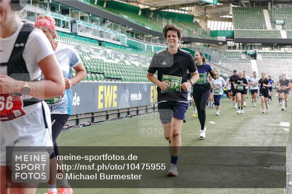 13.09.2026 - 21. swb-Marathon Bremen Michael Burmester http://msf.ph/oto/10475955 13.09.2026 13:16:47 Laufen im Stadion 134, 143, 153, 231, 263, 267, 271, 449, 588, 598, 612, 653, 990, 1057, 1185, 1312, 1424, 1425, 1465, 1539, 1790, 1813, 1825, 1874, 1987, 2013, 2067, 2096, 2218, 2259, 2351, 2363, 2381, 2385, 2386, 2389, 2419, 2468, 2532, 2550, 2562, 2579, 2586, 2655, 2664, 2667, 2678, 2698, 2778, 2783, 2797, 2799, 2821, 2846, 2859, 2874, 2974, 2984, 2996, 3001, 3075, 3104, 3133, 3157, 3165, 3185, 3195, 3213, 3237, 3265, 3314, 3331, 3366, 3382, 3387, 3431, 3479, 3486, 3501, 3506, 3512 meine-sportfotos.de