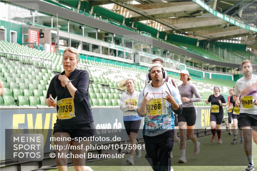 13.09.2026 - 21. swb-Marathon Bremen Michael Burmester http://msf.ph/oto/10475961 13.09.2026 10:39:07 Laufen im Stadion 10090, 10091, 10135, 10138, 10139, 10168, 10188, 10190, 10204, 10205, 10217, 10229, 10234, 10238, 10259, 10260, 10279, 10280, 10283, 10305, 10314, 10360, 10363, 10364, 10370, 10375, 10376, 10378, 10404, 10432, 10457, 10465, 10469, 10484, 10488, 10493, 10501, 10505, 10510, 10511, 10526, 10556, 10576, 10580, 10595, 10609, 10616, 10619, 10630, 10645, 10654, 10660, 10661, 10662, 10664, 10681, 10682, 10686, 10695, 10697, 10712, 10737, 10743, 10802, 10823 meine-sportfotos.de