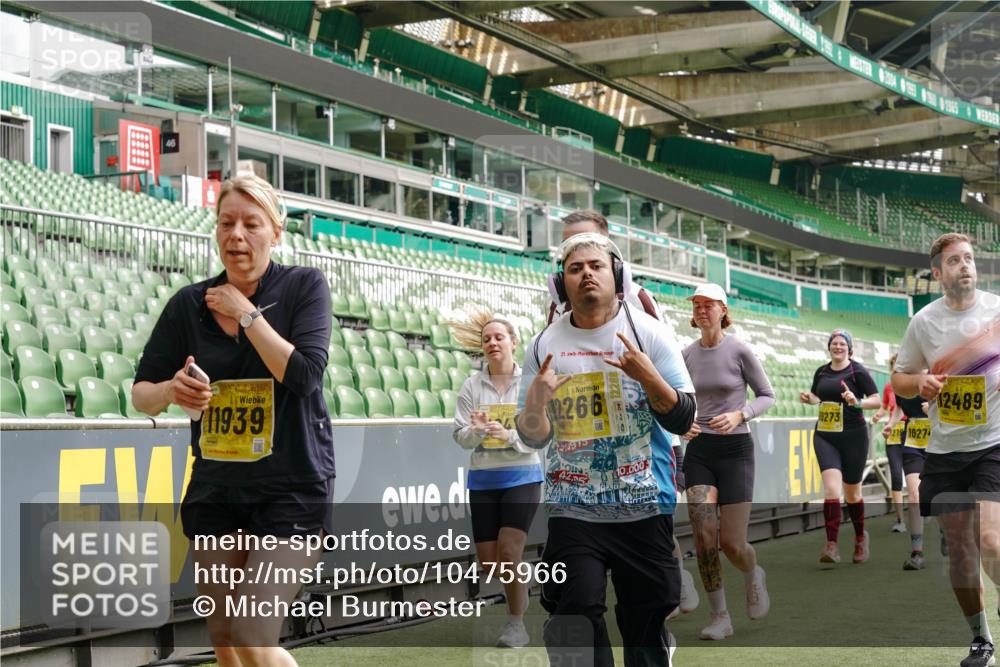 13.09.2026 - 21. swb-Marathon Bremen Michael Burmester http://msf.ph/oto/10475966 13.09.2026 10:39:07 Laufen im Stadion 10090, 10091, 10135, 10138, 10139, 10168, 10188, 10190, 10204, 10205, 10217, 10229, 10234, 10238, 10259, 10260, 10279, 10280, 10283, 10305, 10314, 10360, 10363, 10364, 10370, 10375, 10376, 10378, 10404, 10432, 10457, 10465, 10469, 10484, 10488, 10493, 10501, 10505, 10510, 10511, 10526, 10556, 10576, 10580, 10595, 10609, 10616, 10619, 10630, 10645, 10654, 10660, 10661, 10662, 10664, 10681, 10682, 10686, 10695, 10697, 10712, 10737, 10743, 10802, 10823 meine-sportfotos.de