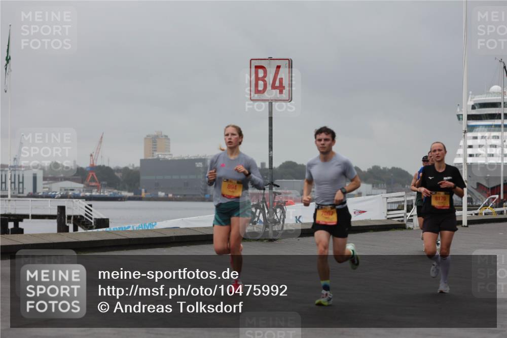 13.09.2026 - Kiel Lauf Andreas Tolksdorf http://msf.ph/oto/10475992 13.09.2026 11:48:33 Kiellinie 894, 4, 7097, 8170 meine-sportfotos.de
