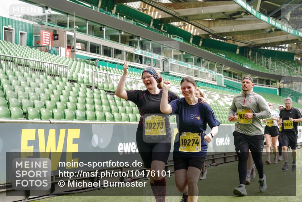13.09.2026 - 21. swb-Marathon Bremen Michael Burmester http://msf.ph/oto/10476101 13.09.2026 10:39:10 Laufen im Stadion 10135, 10138, 10139, 10168, 10188, 10190, 10204, 10205, 10217, 10229, 10234, 10238, 10259, 10260, 10279, 10280, 10305, 10314, 10360, 10363, 10364, 10370, 10375, 10376, 10378, 10404, 10432, 10457, 10465, 10469, 10484, 10488, 10493, 10501, 10505, 10510, 10511, 10526, 10556, 10576, 10580, 10595, 10609, 10616, 10619, 10630, 10645, 10654, 10660, 10661, 10662, 10664, 10681, 10682, 10686, 10695, 10697, 10712, 10737, 10743, 10802, 10823 meine-sportfotos.de
