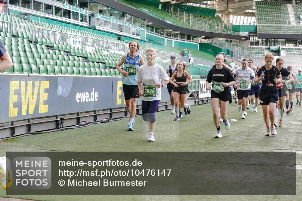 13.09.2026 - 21. swb-Marathon Bremen Michael Burmester http://msf.ph/oto/10476147 13.09.2026 13:16:52 Laufen im Stadion 134, 143, 153, 231, 267, 271, 449, 588, 598, 612, 653, 990, 1057, 1185, 1312, 1424, 1425, 1465, 1539, 1790, 1813, 1825, 1874, 1987, 2013, 2067, 2096, 2218, 2259, 2351, 2363, 2381, 2386, 2389, 2419, 2468, 2532, 2550, 2562, 2579, 2586, 2601, 2655, 2664, 2667, 2678, 2698, 2778, 2797, 2799, 2821, 2846, 2874, 2974, 2984, 2996, 3001, 3075, 3104, 3133, 3165, 3180, 3185, 3195, 3213, 3237, 3265, 3314, 3331, 3337, 3366, 3382, 3387, 3421, 3431, 3479, 3486, 3501, 3506, 3512 meine-sportfotos.de