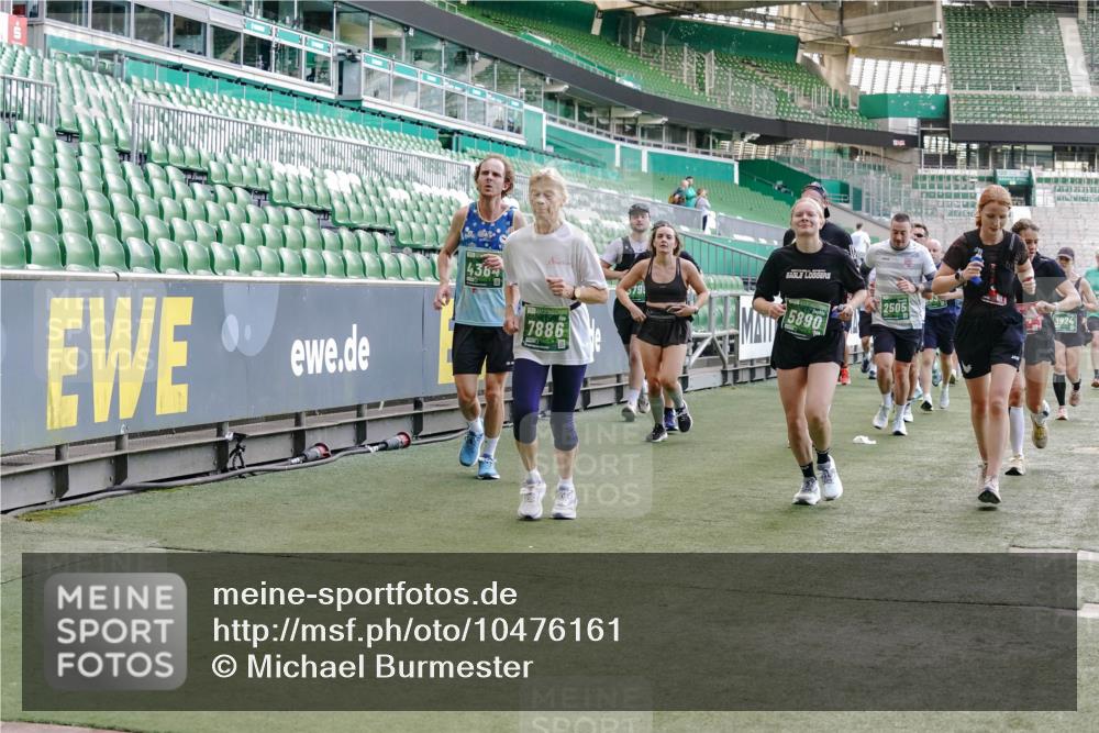 13.09.2026 - 21. swb-Marathon Bremen Michael Burmester http://msf.ph/oto/10476161 13.09.2026 13:16:52 Laufen im Stadion 134, 143, 153, 231, 267, 271, 449, 588, 598, 612, 653, 990, 1057, 1185, 1312, 1424, 1425, 1465, 1539, 1790, 1813, 1825, 1874, 1987, 2013, 2067, 2096, 2218, 2259, 2351, 2363, 2381, 2386, 2389, 2419, 2468, 2532, 2550, 2562, 2579, 2586, 2601, 2655, 2664, 2667, 2678, 2698, 2778, 2797, 2799, 2821, 2846, 2874, 2974, 2984, 2996, 3001, 3075, 3104, 3133, 3165, 3180, 3185, 3195, 3213, 3237, 3265, 3314, 3331, 3337, 3366, 3382, 3387, 3421, 3431, 3479, 3486, 3501, 3506, 3512 meine-sportfotos.de