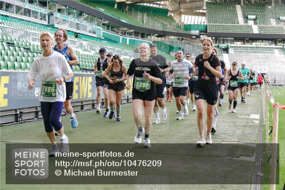 13.09.2026 - 21. swb-Marathon Bremen Michael Burmester http://msf.ph/oto/10476209 13.09.2026 13:16:53 Laufen im Stadion 134, 143, 153, 231, 267, 271, 449, 588, 598, 612, 653, 990, 1057, 1185, 1312, 1424, 1425, 1465, 1539, 1790, 1813, 1825, 1874, 1987, 2013, 2067, 2096, 2218, 2259, 2351, 2363, 2381, 2386, 2389, 2419, 2468, 2532, 2550, 2562, 2579, 2586, 2601, 2655, 2664, 2678, 2698, 2778, 2797, 2799, 2821, 2846, 2874, 2974, 2984, 2996, 3001, 3075, 3104, 3133, 3165, 3180, 3185, 3195, 3213, 3237, 3265, 3314, 3331, 3337, 3366, 3382, 3387, 3421, 3431, 3479, 3486, 3501, 3506, 3512 meine-sportfotos.de