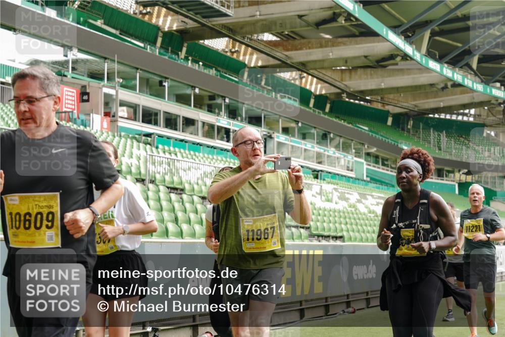13.09.2026 - 21. swb-Marathon Bremen Michael Burmester http://msf.ph/oto/10476314 13.09.2026 10:39:15 Laufen im Stadion 10135, 10138, 10139, 10168, 10188, 10190, 10204, 10205, 10217, 10229, 10234, 10238, 10259, 10260, 10279, 10280, 10305, 10314, 10360, 10363, 10364, 10370, 10375, 10376, 10378, 10386, 10404, 10432, 10457, 10465, 10469, 10484, 10493, 10501, 10505, 10510, 10511, 10526, 10556, 10576, 10580, 10595, 10599, 10609, 10616, 10619, 10630, 10645, 10654, 10660, 10661, 10662, 10664, 10681, 10682, 10686, 10695, 10697, 10712, 10737, 10743, 10802, 10823 meine-sportfotos.de