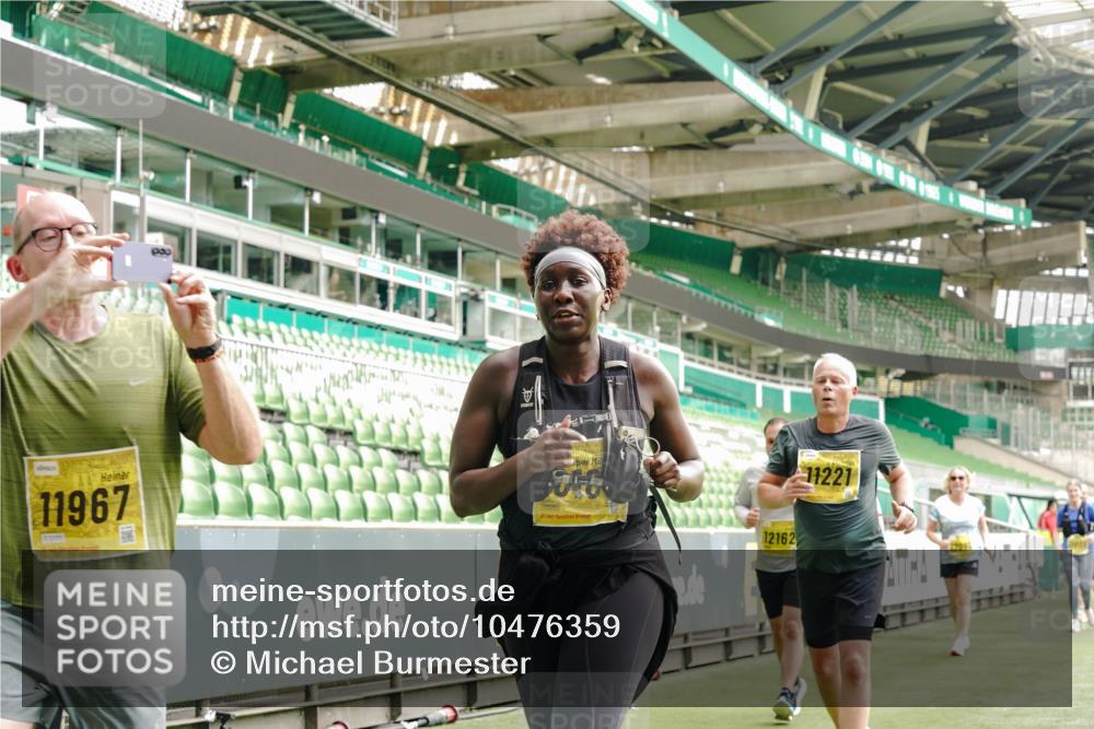 13.09.2026 - 21. swb-Marathon Bremen Michael Burmester http://msf.ph/oto/10476359 13.09.2026 10:39:16 Laufen im Stadion 10135, 10138, 10139, 10168, 10188, 10190, 10204, 10205, 10217, 10229, 10234, 10238, 10259, 10260, 10279, 10280, 10305, 10314, 10360, 10363, 10364, 10370, 10375, 10376, 10378, 10386, 10404, 10432, 10457, 10465, 10469, 10484, 10493, 10501, 10505, 10510, 10511, 10526, 10556, 10576, 10580, 10595, 10599, 10609, 10616, 10619, 10630, 10645, 10653, 10654, 10660, 10661, 10662, 10664, 10681, 10682, 10686, 10695, 10697, 10712, 10737, 10743, 10802, 10823 meine-sportfotos.de