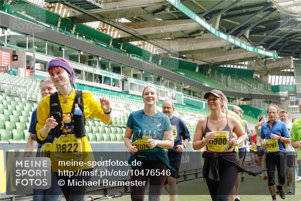 13.09.2026 - 21. swb-Marathon Bremen Michael Burmester http://msf.ph/oto/10476546 13.09.2026 10:39:25 Laufen im Stadion 10135, 10138, 10139, 10156, 10168, 10169, 10188, 10190, 10204, 10205, 10217, 10229, 10234, 10238, 10259, 10260, 10279, 10280, 10305, 10314, 10360, 10363, 10364, 10378, 10386, 10404, 10457, 10465, 10469, 10484, 10493, 10501, 10505, 10510, 10511, 10526, 10556, 10570, 10576, 10580, 10595, 10599, 10609, 10616, 10619, 10630, 10645, 10653, 10660, 10661, 10662, 10664, 10681, 10682, 10686, 10695, 10696, 10697, 10712, 10737, 10743, 10751, 10802, 10823 meine-sportfotos.de