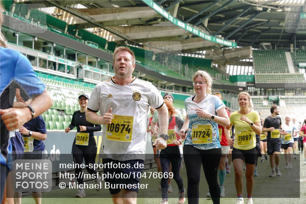 13.09.2026 - 21. swb-Marathon Bremen Michael Burmester http://msf.ph/oto/10476669 13.09.2026 10:39:28 Laufen im Stadion 10135, 10138, 10139, 10156, 10168, 10169, 10188, 10204, 10205, 10217, 10229, 10234, 10238, 10259, 10260, 10279, 10280, 10299, 10305, 10314, 10360, 10363, 10364, 10378, 10386, 10404, 10457, 10465, 10469, 10484, 10493, 10501, 10505, 10510, 10511, 10526, 10556, 10570, 10576, 10580, 10595, 10599, 10609, 10616, 10619, 10630, 10645, 10653, 10660, 10661, 10662, 10664, 10681, 10682, 10686, 10695, 10696, 10697, 10712, 10737, 10743, 10751, 10802, 10823 meine-sportfotos.de