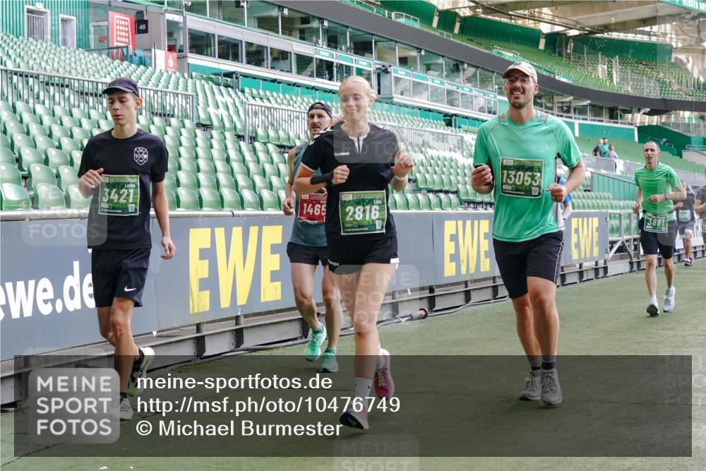 13.09.2026 - 21. swb-Marathon Bremen Michael Burmester http://msf.ph/oto/10476749 13.09.2026 13:17:08 Laufen im Stadion 134, 143, 153, 231, 267, 271, 311, 449, 588, 598, 612, 653, 990, 1057, 1185, 1312, 1424, 1425, 1465, 1539, 1790, 1813, 1825, 1987, 2013, 2067, 2096, 2218, 2259, 2351, 2363, 2381, 2389, 2419, 2468, 2532, 2550, 2562, 2579, 2586, 2601, 2647, 2655, 2664, 2678, 2698, 2778, 2797, 2799, 2821, 2846, 2974, 2984, 2996, 3001, 3104, 3133, 3180, 3195, 3213, 3237, 3314, 3331, 3337, 3366, 3387, 3421, 3431, 3479, 3486, 3501, 3506, 3512, 3548 meine-sportfotos.de