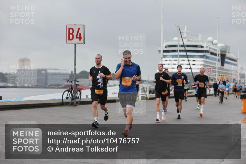 13.09.2026 - Kiel Lauf Andreas Tolksdorf http://msf.ph/oto/10476757 13.09.2026 11:49:45 Kiellinie 4, 39, 10039, 8157, 3 meine-sportfotos.de