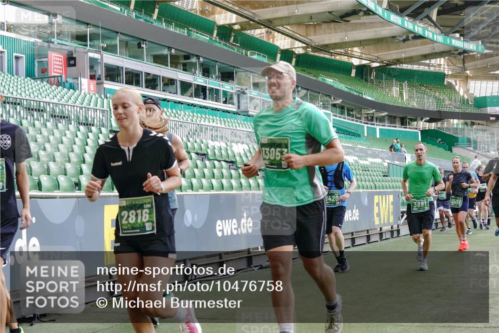 13.09.2026 - 21. swb-Marathon Bremen Michael Burmester http://msf.ph/oto/10476758 13.09.2026 13:17:09 Laufen im Stadion 134, 143, 153, 231, 267, 271, 311, 449, 588, 598, 612, 653, 990, 1057, 1185, 1312, 1424, 1425, 1465, 1539, 1790, 1813, 1825, 1987, 2013, 2067, 2096, 2218, 2259, 2351, 2363, 2381, 2389, 2419, 2468, 2532, 2550, 2562, 2579, 2586, 2601, 2647, 2655, 2664, 2678, 2698, 2778, 2797, 2799, 2821, 2846, 2974, 2984, 2996, 3001, 3104, 3133, 3180, 3195, 3213, 3237, 3314, 3331, 3337, 3366, 3387, 3421, 3431, 3479, 3486, 3501, 3506, 3512, 3548, 3654 meine-sportfotos.de