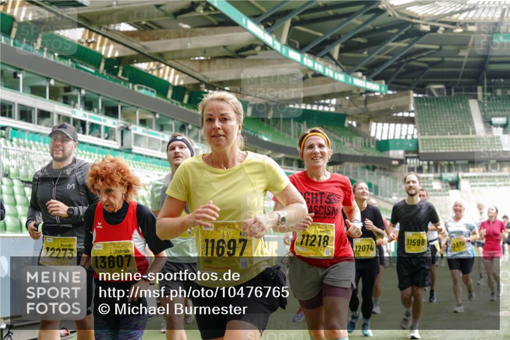13.09.2026 - 21. swb-Marathon Bremen Michael Burmester http://msf.ph/oto/10476765 13.09.2026 10:39:30 Laufen im Stadion 10135, 10138, 10139, 10156, 10168, 10169, 10188, 10204, 10205, 10217, 10229, 10234, 10238, 10259, 10260, 10279, 10280, 10299, 10314, 10360, 10363, 10364, 10378, 10386, 10404, 10457, 10465, 10469, 10484, 10493, 10501, 10505, 10510, 10511, 10526, 10556, 10570, 10576, 10580, 10595, 10599, 10609, 10616, 10619, 10630, 10645, 10653, 10660, 10661, 10662, 10664, 10681, 10682, 10686, 10695, 10696, 10697, 10712, 10737, 10743, 10751, 10802 meine-sportfotos.de