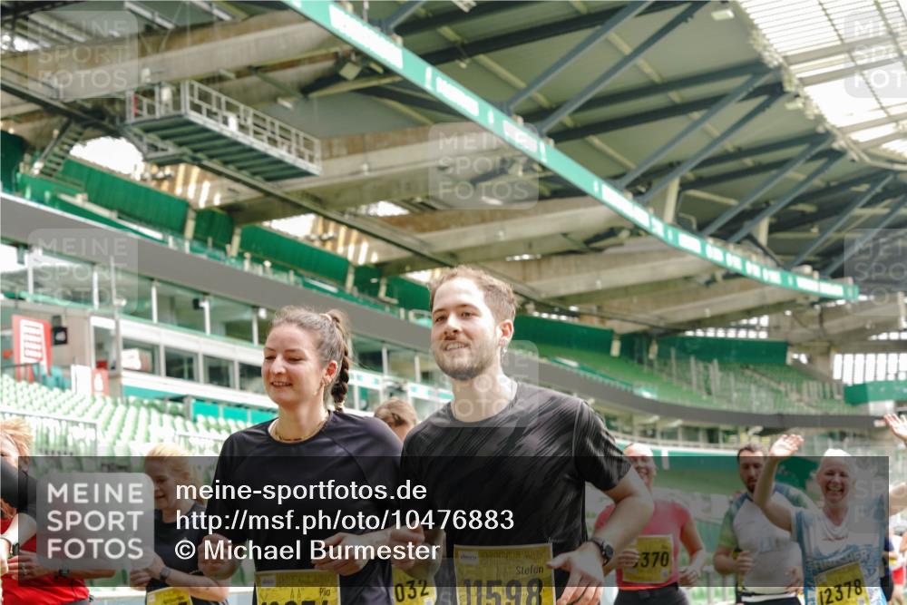13.09.2026 - 21. swb-Marathon Bremen Michael Burmester http://msf.ph/oto/10476883 13.09.2026 10:39:33 Laufen im Stadion 10135, 10138, 10139, 10156, 10168, 10169, 10188, 10204, 10205, 10213, 10217, 10229, 10234, 10238, 10259, 10260, 10279, 10280, 10299, 10314, 10360, 10363, 10364, 10378, 10386, 10404, 10457, 10469, 10484, 10493, 10501, 10505, 10510, 10511, 10526, 10556, 10570, 10576, 10580, 10595, 10599, 10609, 10616, 10619, 10630, 10645, 10653, 10660, 10661, 10662, 10664, 10681, 10682, 10686, 10695, 10696, 10697, 10712, 10737, 10743, 10751, 10802 meine-sportfotos.de