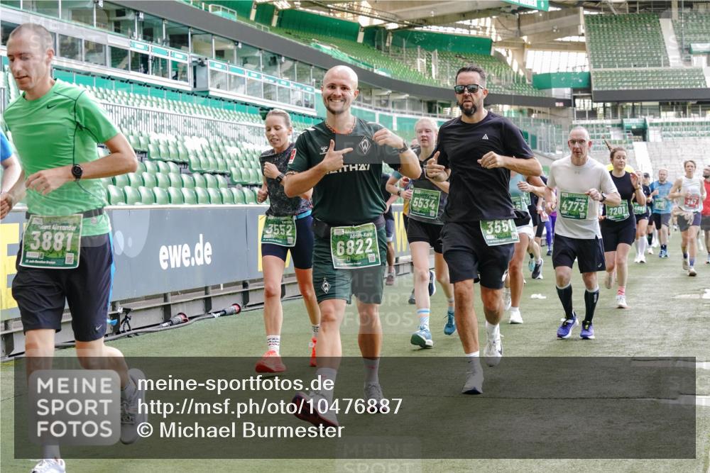 13.09.2026 - 21. swb-Marathon Bremen Michael Burmester http://msf.ph/oto/10476887 13.09.2026 13:17:12 Laufen im Stadion 134, 153, 231, 267, 271, 311, 449, 588, 598, 612, 653, 990, 1057, 1185, 1312, 1424, 1425, 1465, 1539, 1790, 1813, 1825, 1987, 2013, 2067, 2096, 2218, 2259, 2351, 2363, 2381, 2389, 2419, 2468, 2532, 2550, 2562, 2579, 2586, 2601, 2647, 2655, 2664, 2678, 2698, 2778, 2797, 2799, 2821, 2846, 2974, 2984, 2996, 3001, 3104, 3133, 3180, 3195, 3213, 3237, 3314, 3331, 3337, 3366, 3387, 3421, 3431, 3479, 3486, 3501, 3506, 3512, 3548, 3654 meine-sportfotos.de