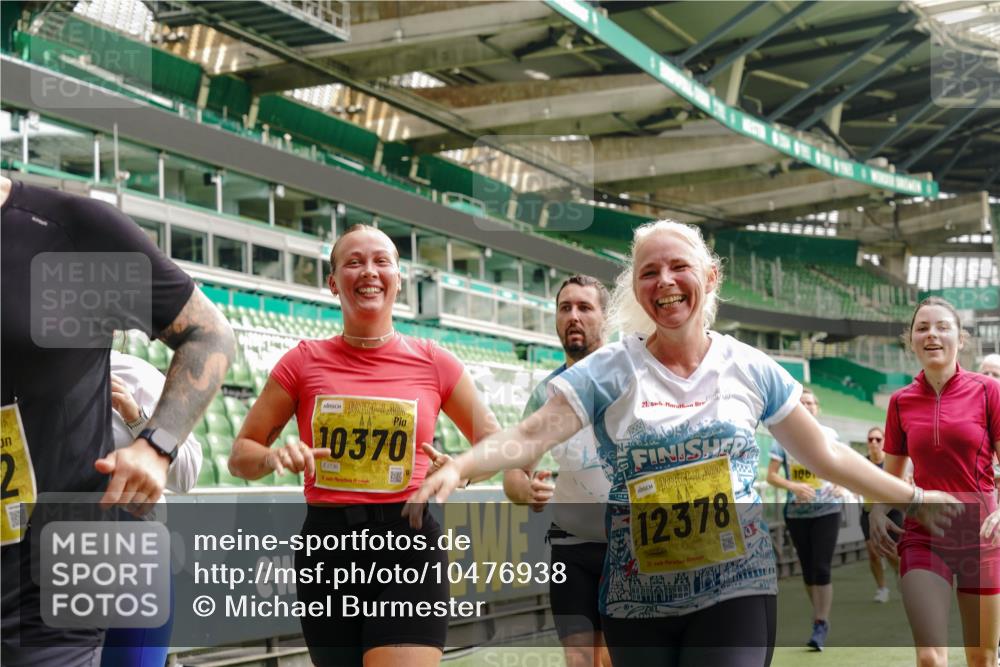 13.09.2026 - 21. swb-Marathon Bremen Michael Burmester http://msf.ph/oto/10476938 13.09.2026 10:39:34 Laufen im Stadion 10135, 10138, 10139, 10156, 10168, 10169, 10188, 10204, 10205, 10213, 10217, 10229, 10234, 10238, 10259, 10260, 10279, 10280, 10299, 10314, 10321, 10360, 10363, 10364, 10378, 10386, 10404, 10417, 10457, 10469, 10484, 10493, 10501, 10505, 10510, 10511, 10526, 10556, 10570, 10576, 10580, 10595, 10599, 10609, 10616, 10619, 10630, 10645, 10653, 10660, 10661, 10662, 10664, 10681, 10682, 10686, 10695, 10696, 10697, 10712, 10737, 10743, 10751, 10802 meine-sportfotos.de
