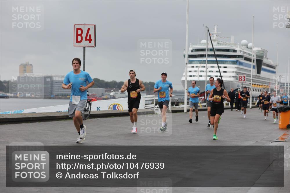13.09.2026 - Kiel Lauf Andreas Tolksdorf http://msf.ph/oto/10476939 13.09.2026 11:50:01 Kiellinie 4, 4750, 4960, 7048, 3 meine-sportfotos.de