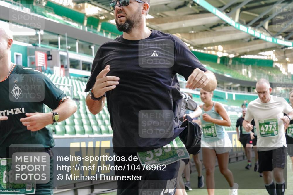 13.09.2026 - 21. swb-Marathon Bremen Michael Burmester http://msf.ph/oto/10476962 13.09.2026 13:17:14 Laufen im Stadion 134, 153, 231, 267, 271, 311, 449, 588, 598, 612, 653, 837, 990, 1057, 1185, 1312, 1424, 1425, 1465, 1539, 1790, 1813, 1825, 1987, 2013, 2067, 2096, 2218, 2259, 2351, 2363, 2381, 2389, 2419, 2468, 2532, 2550, 2562, 2579, 2586, 2601, 2647, 2655, 2664, 2678, 2698, 2778, 2797, 2799, 2821, 2846, 2893, 2974, 2984, 2996, 3001, 3104, 3133, 3180, 3195, 3210, 3213, 3237, 3314, 3331, 3337, 3366, 3387, 3421, 3431, 3479, 3486, 3501, 3506, 3512, 3548, 3654 meine-sportfotos.de